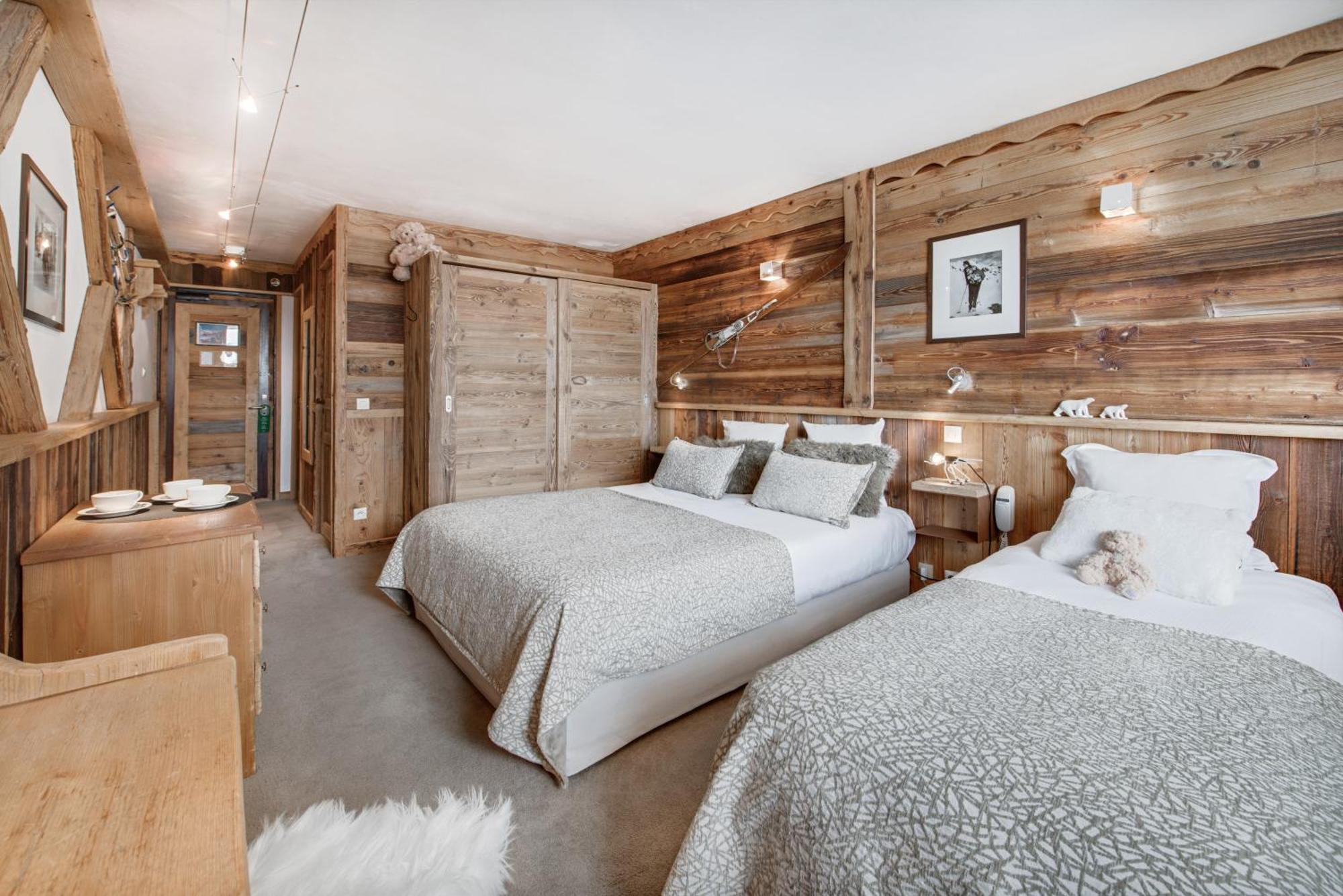 Hotel 3 Vallees วัลโตรองส์ ภายนอก รูปภาพ