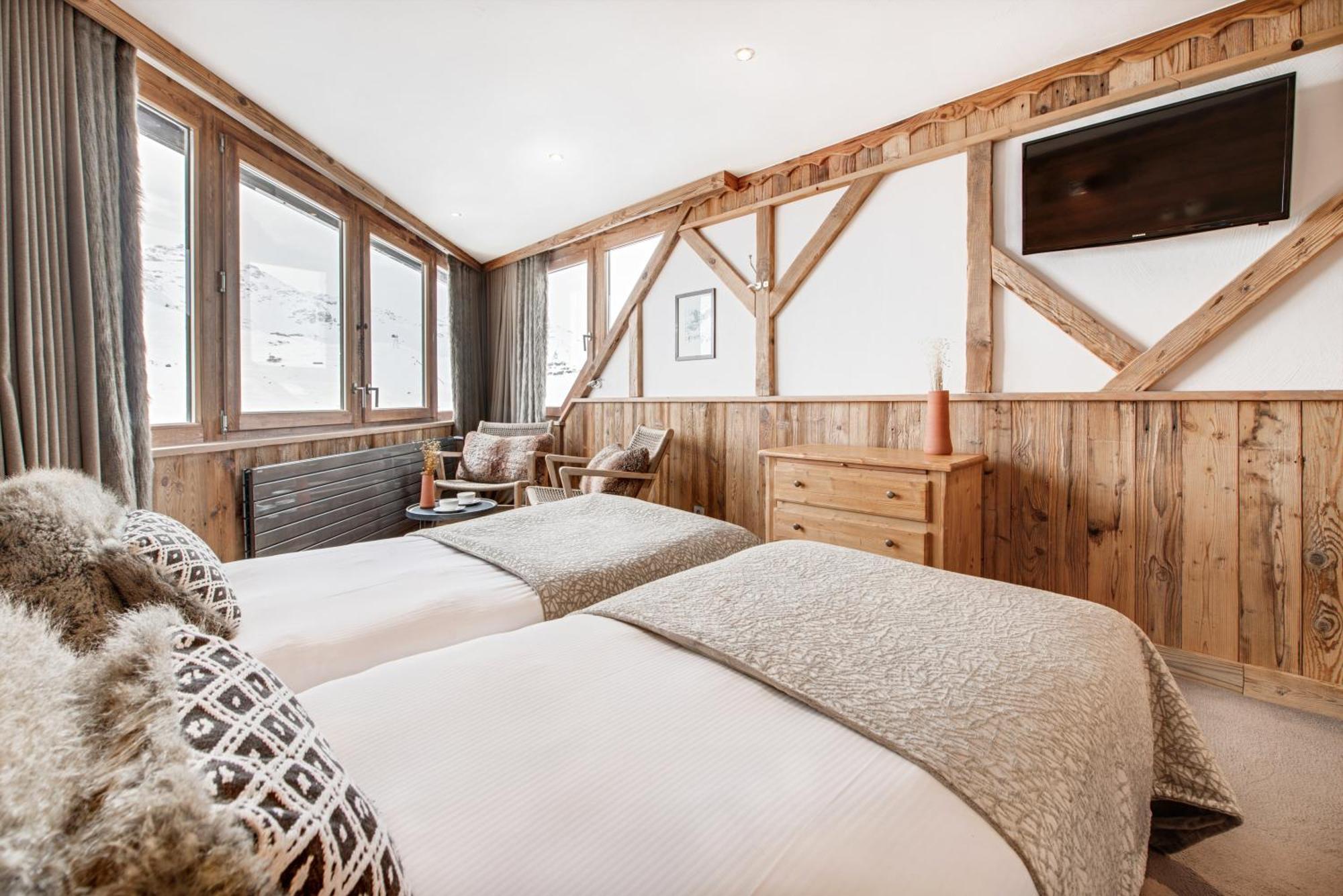 Hotel 3 Vallees วัลโตรองส์ ภายนอก รูปภาพ